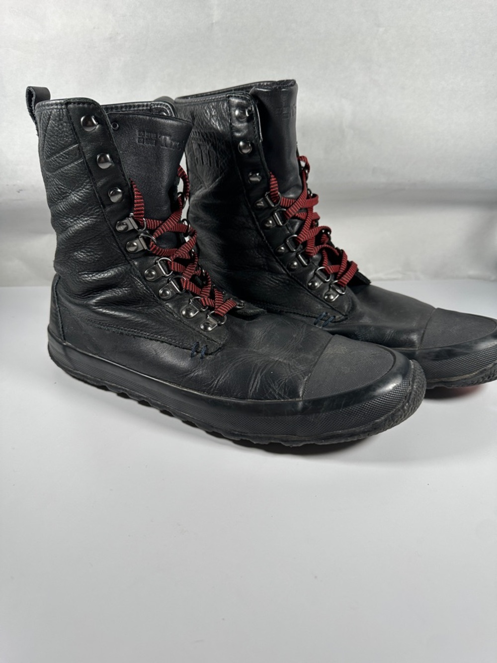Tretorn Sweden Men's Black Leather High-Top Boots with Red Laces US size 11